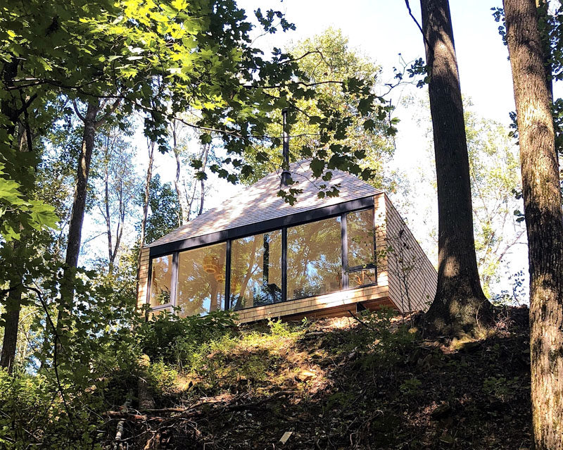 Architecture and interior design studio Midland, has designed a 600 square foot, off-grid cabin, located on a family farm in Belmont County, Ohio. #Architecture #ModernCabin #OffGrid