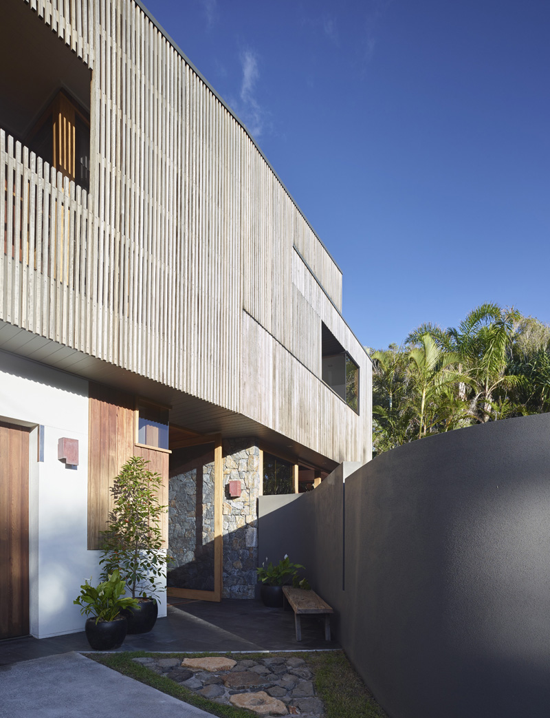 Sunshine Beach House By Shaun Lockyer Architects