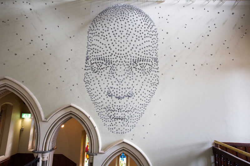 This artist created a 3D human face from 2000 suspended metal stars