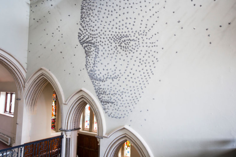 This artist created a 3D human face from 2000 suspended metal stars