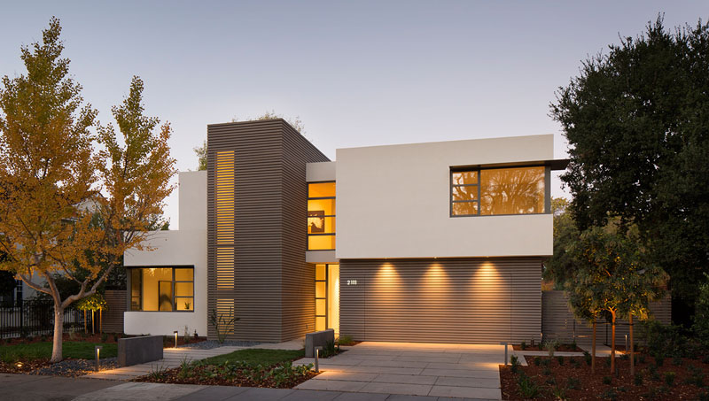 This lantern inspired house design lights up a California neighborhood