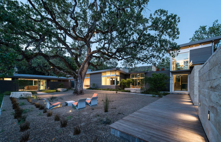 This California Home Was Designed Around A 100-Year-Old Oak Tree