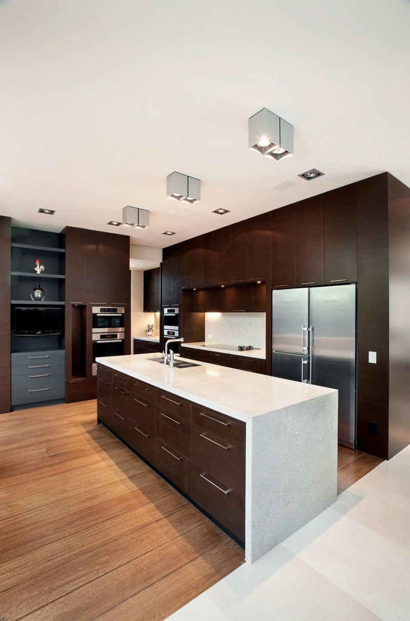 9 Inspirational Kitchens That Combine Dark Wood Cabinetry And White ...