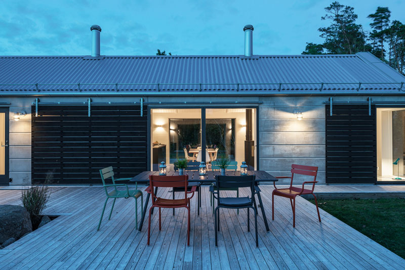 This holiday house was designed around the idea of creating a modern barn