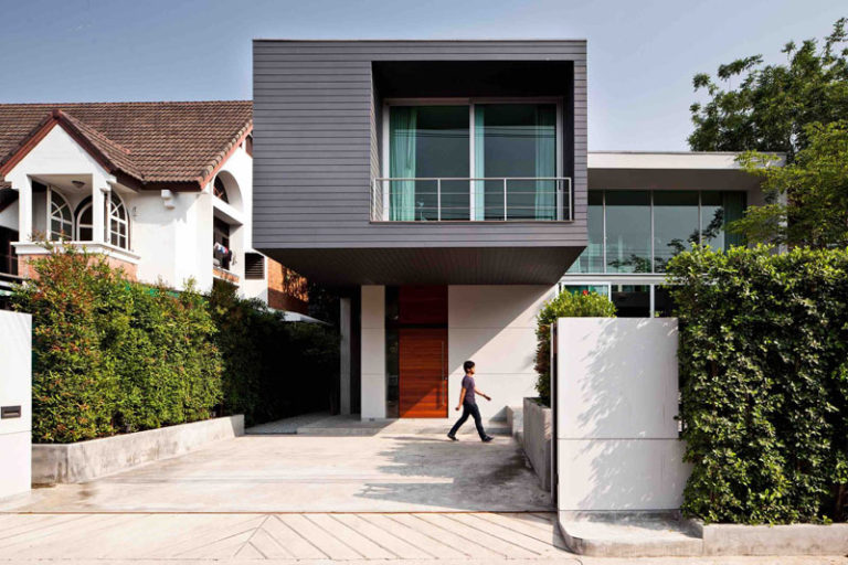 A Cantilevered Bedroom Protrudes From The Front Of This New House In ...