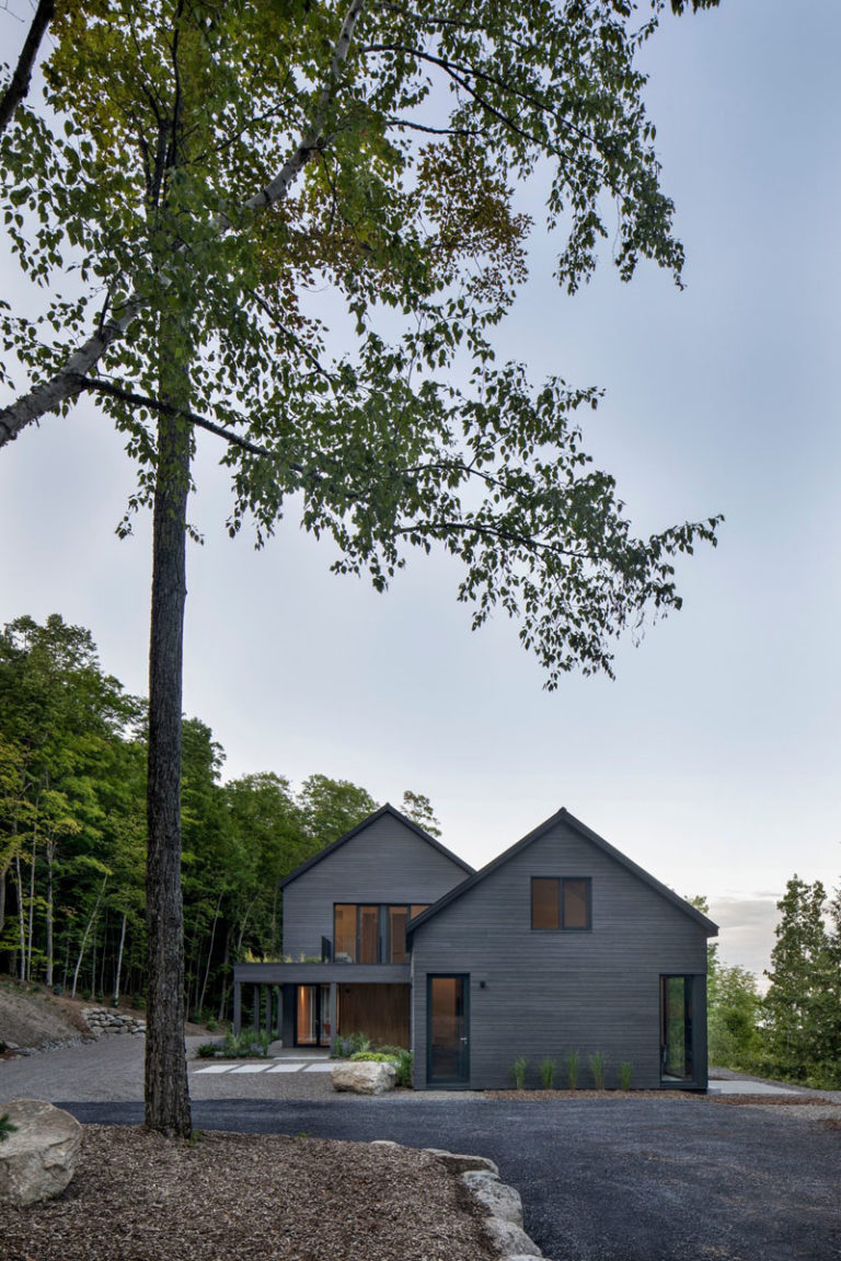 A Modern Barnhouse Design That Was Inspired By Local Farm Buildings