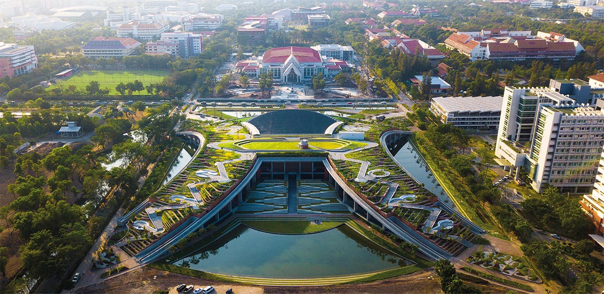 An Impressive Urban Farm Has Been Created On This Building's Rooftop