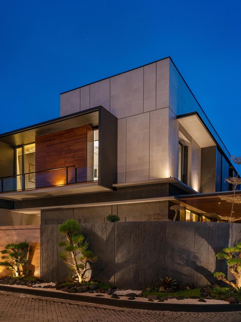 A Zen Garden Wraps Around The Corner Of This House