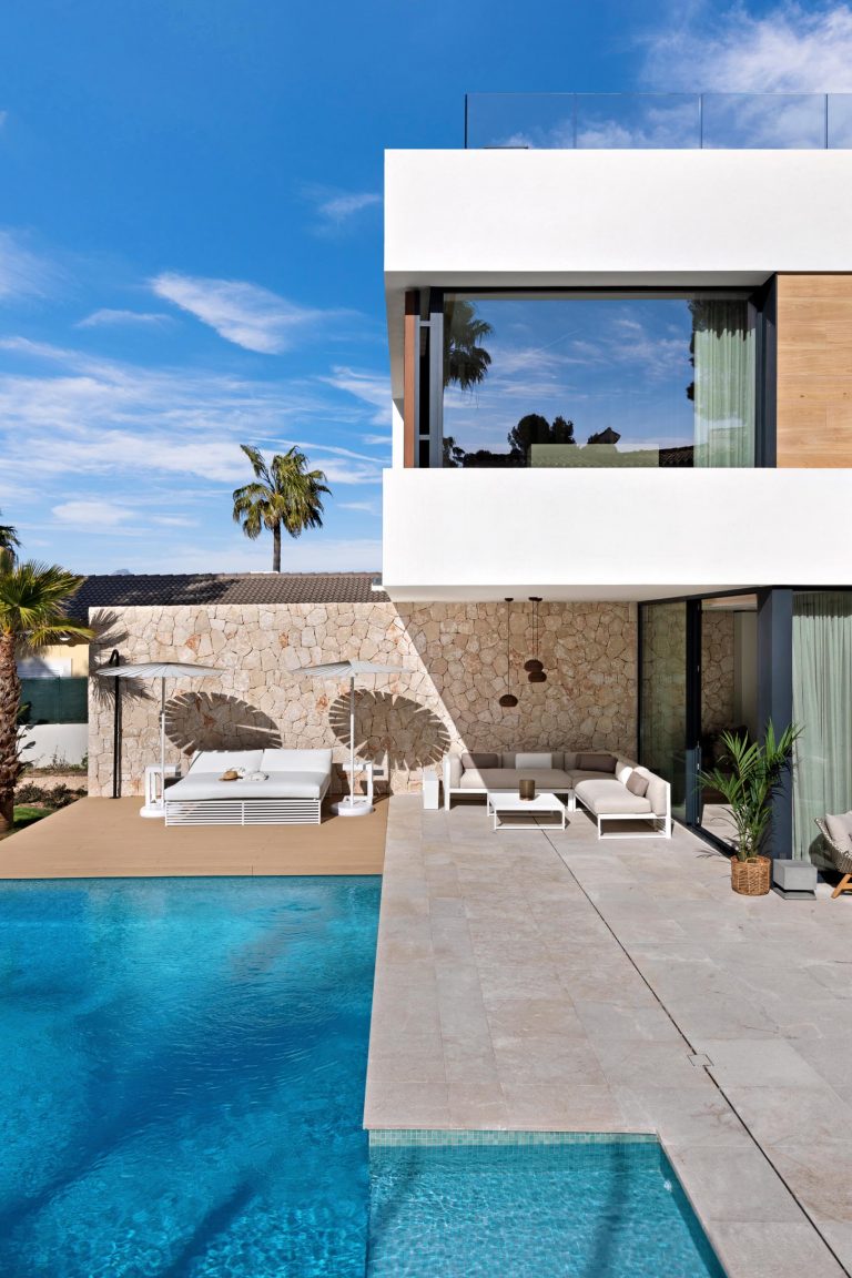 A Resort-Like Experience Was Designed For This Modern Mediterranean Home