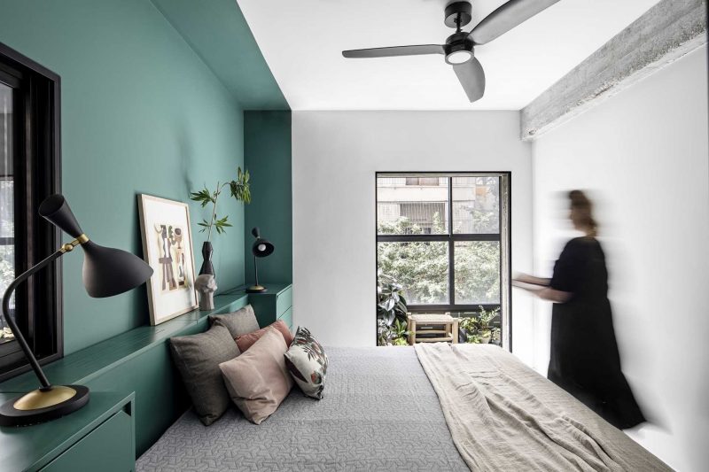 Teal Bedroom Accent Wall 240222 129 02 800x533 