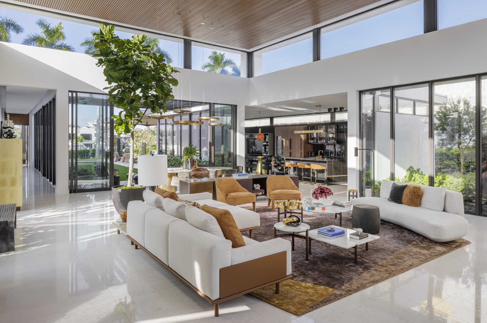 Clerestory Windows Invite The Light Into This Modern Home In Miami ...
