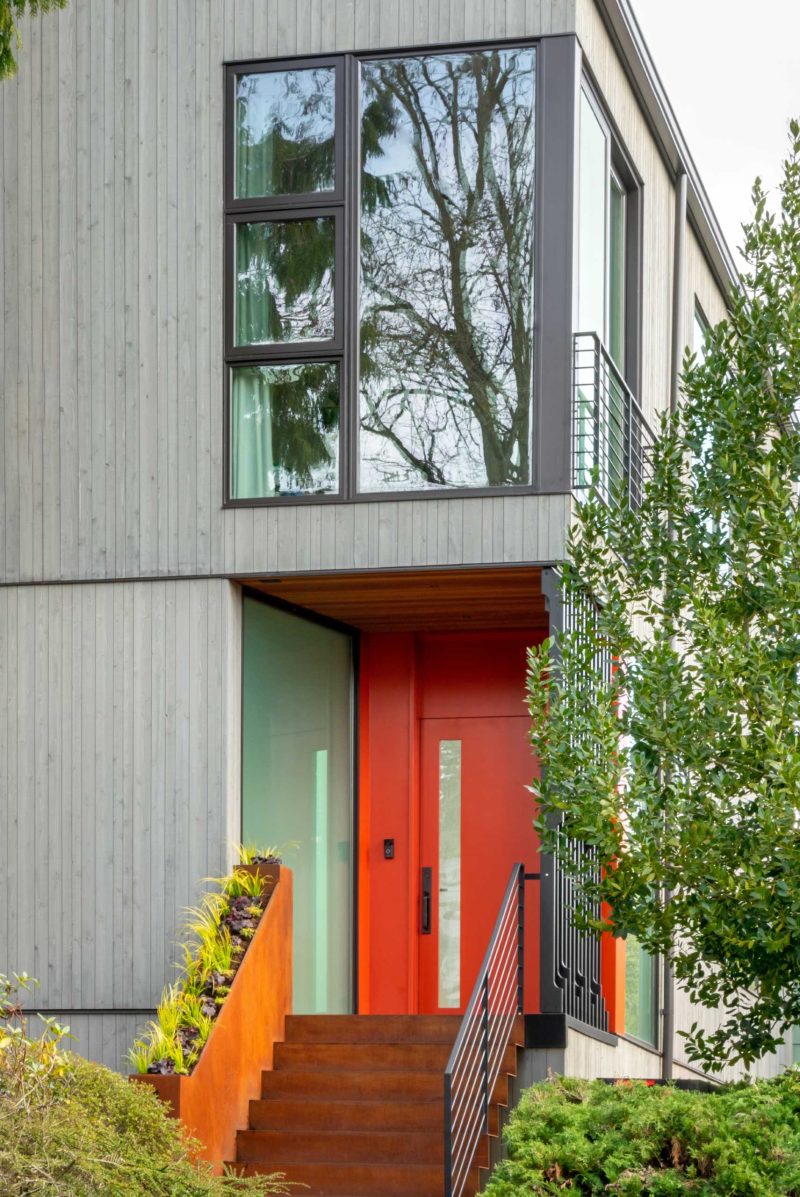 Before After A 1960s House Transformed Into A Modern Home For A   Modern Entryway Red Door Steel Planter 130323 1219 04 800x1197 