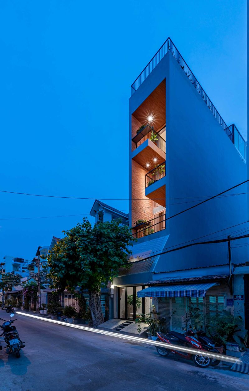 This Tall And Skinny House Also Has A Rooftop Pool