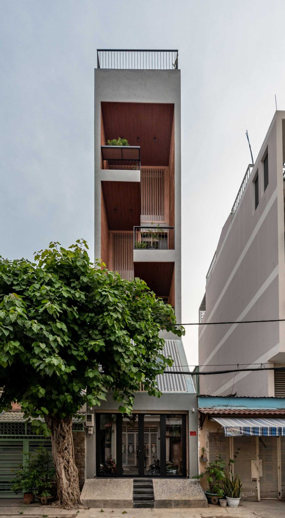 This Tall And Skinny House Also Has A Rooftop Pool