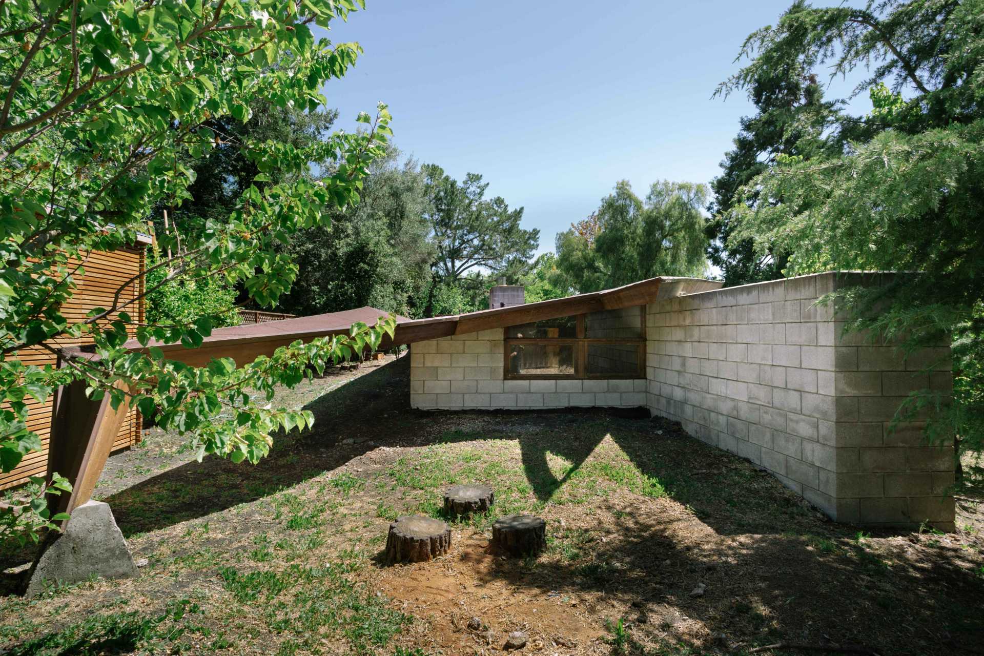 A mid-century modern home before receiving a renovation and new addition.