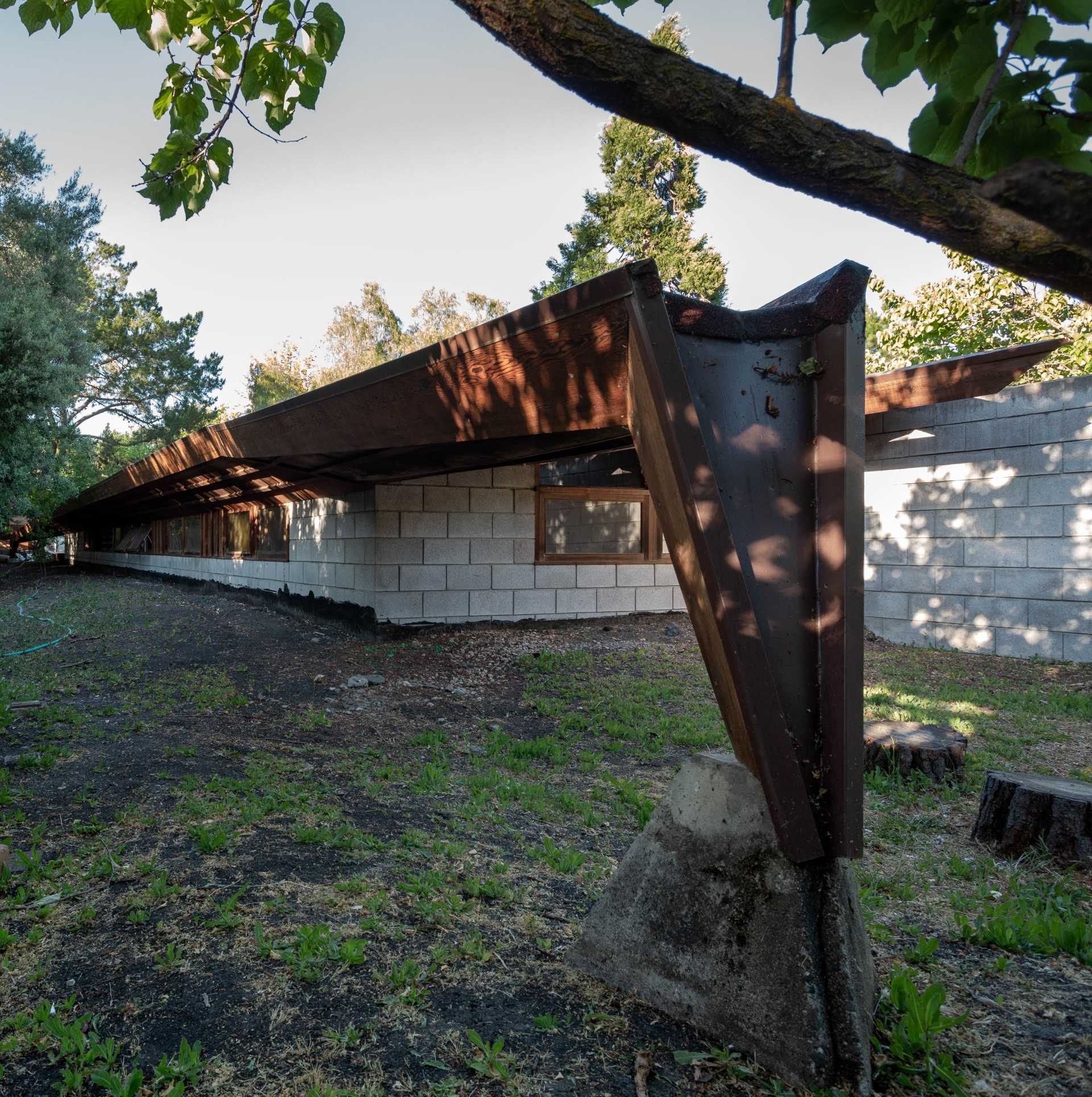 A mid-century modern home before receiving a renovation and new addition.